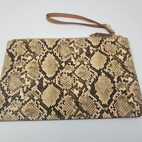 Faux Snakeskin Wristlet Bag. - Picture 2 of 6